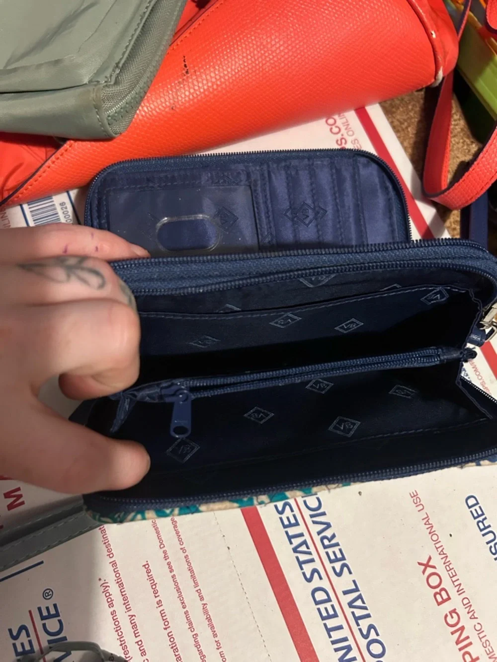 Vera Bradley Blue Teal Floral Quilted Wristlet - Picture 3 of 4